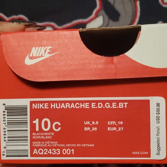 Sneakers - Picture 5 of 5